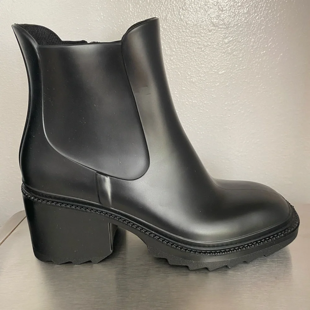 WOMENS RAIN BOOTS